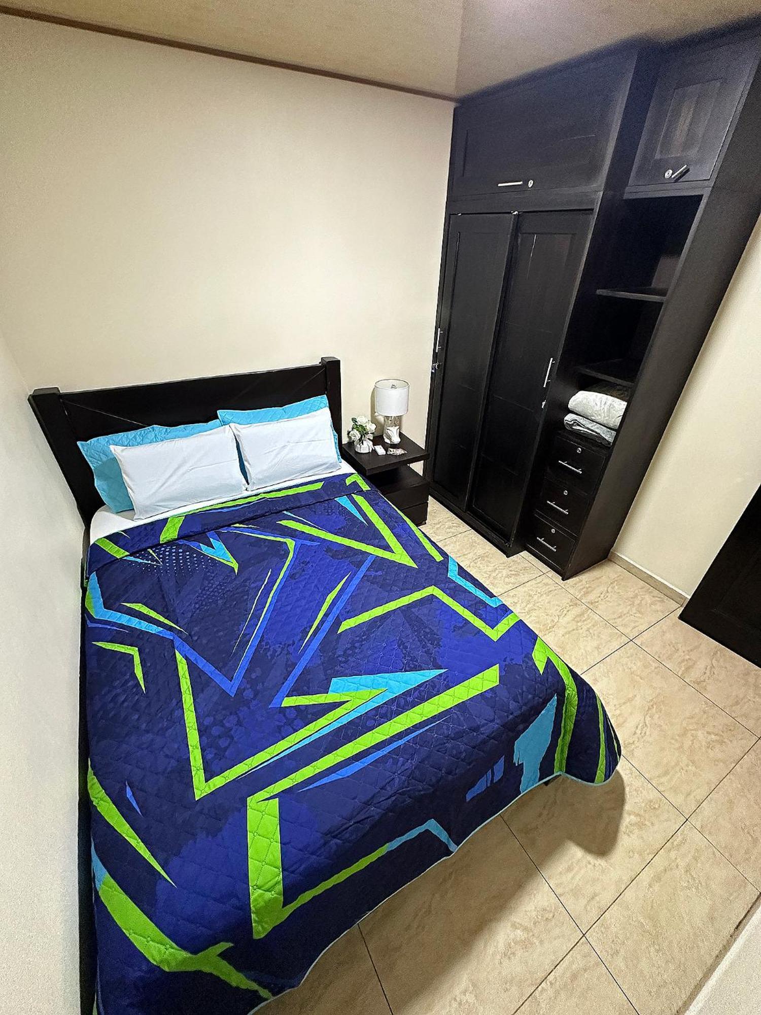 Senderos Apartment, Self Check- In, Airport Sjo 5 Min Río Segundo Kültér fotó