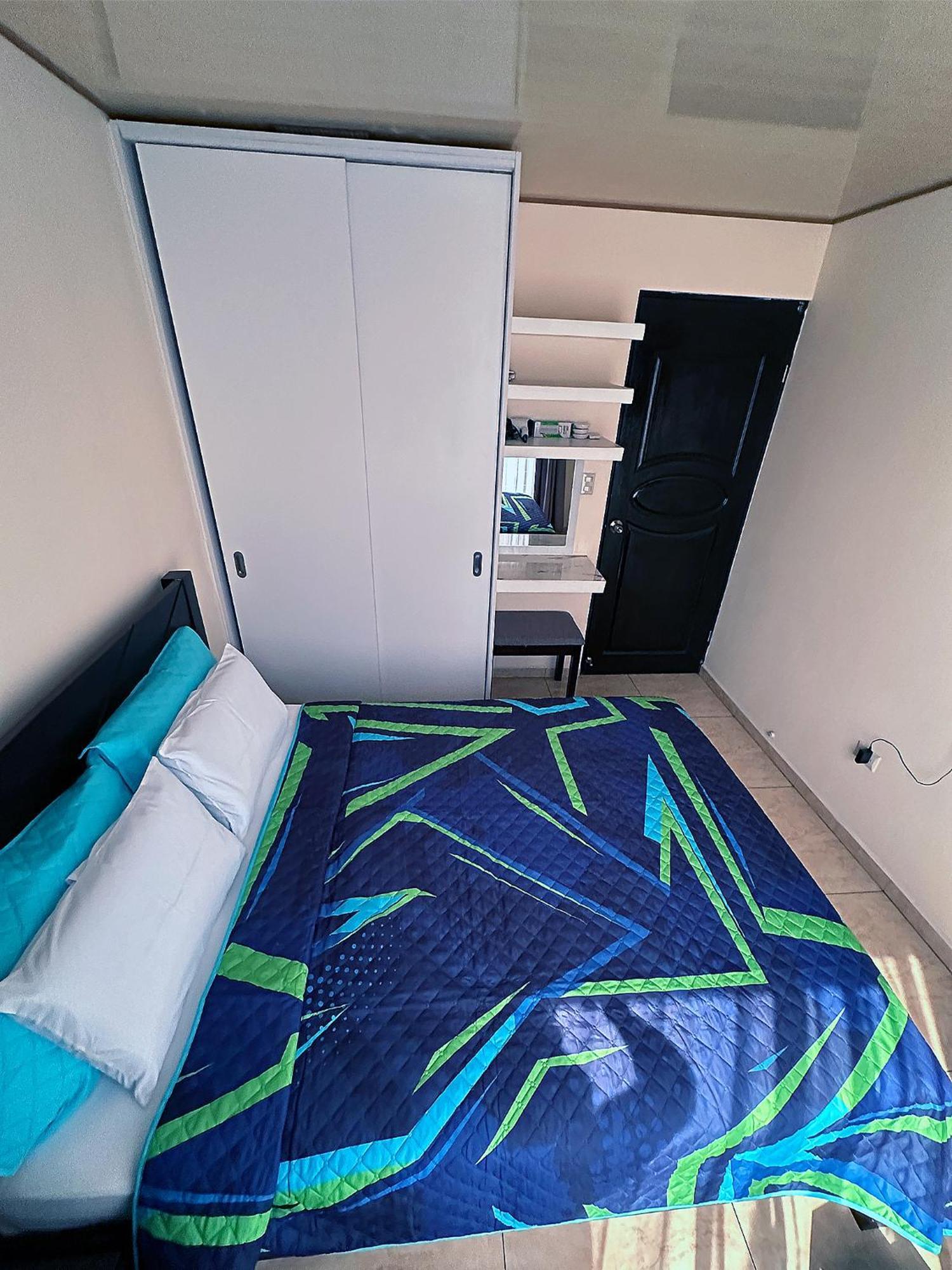 Senderos Apartment, Self Check- In, Airport Sjo 5 Min Río Segundo Kültér fotó