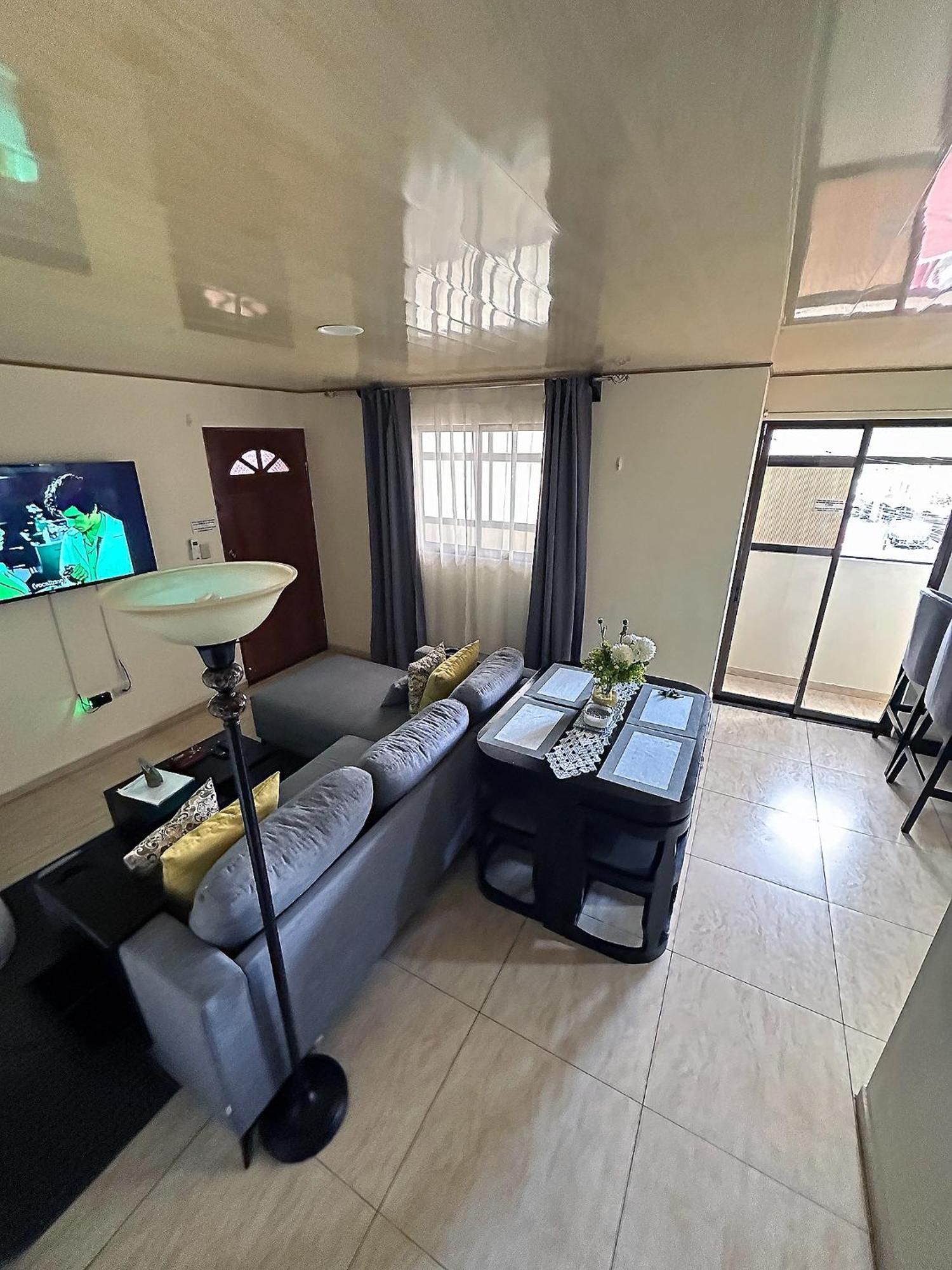 Senderos Apartment, Self Check- In, Airport Sjo 5 Min Río Segundo Kültér fotó