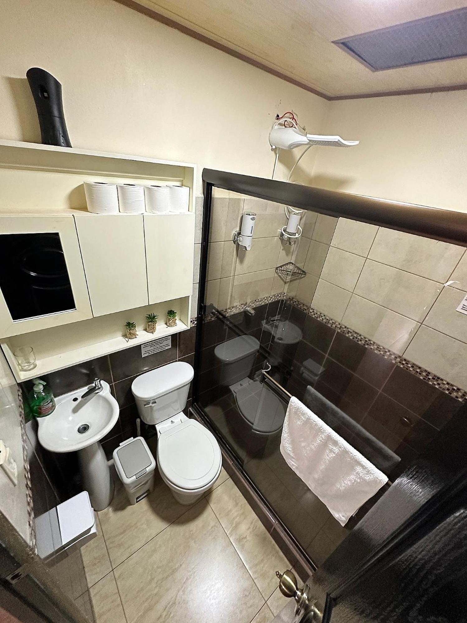 Senderos Apartment, Self Check- In, Airport Sjo 5 Min Río Segundo Kültér fotó