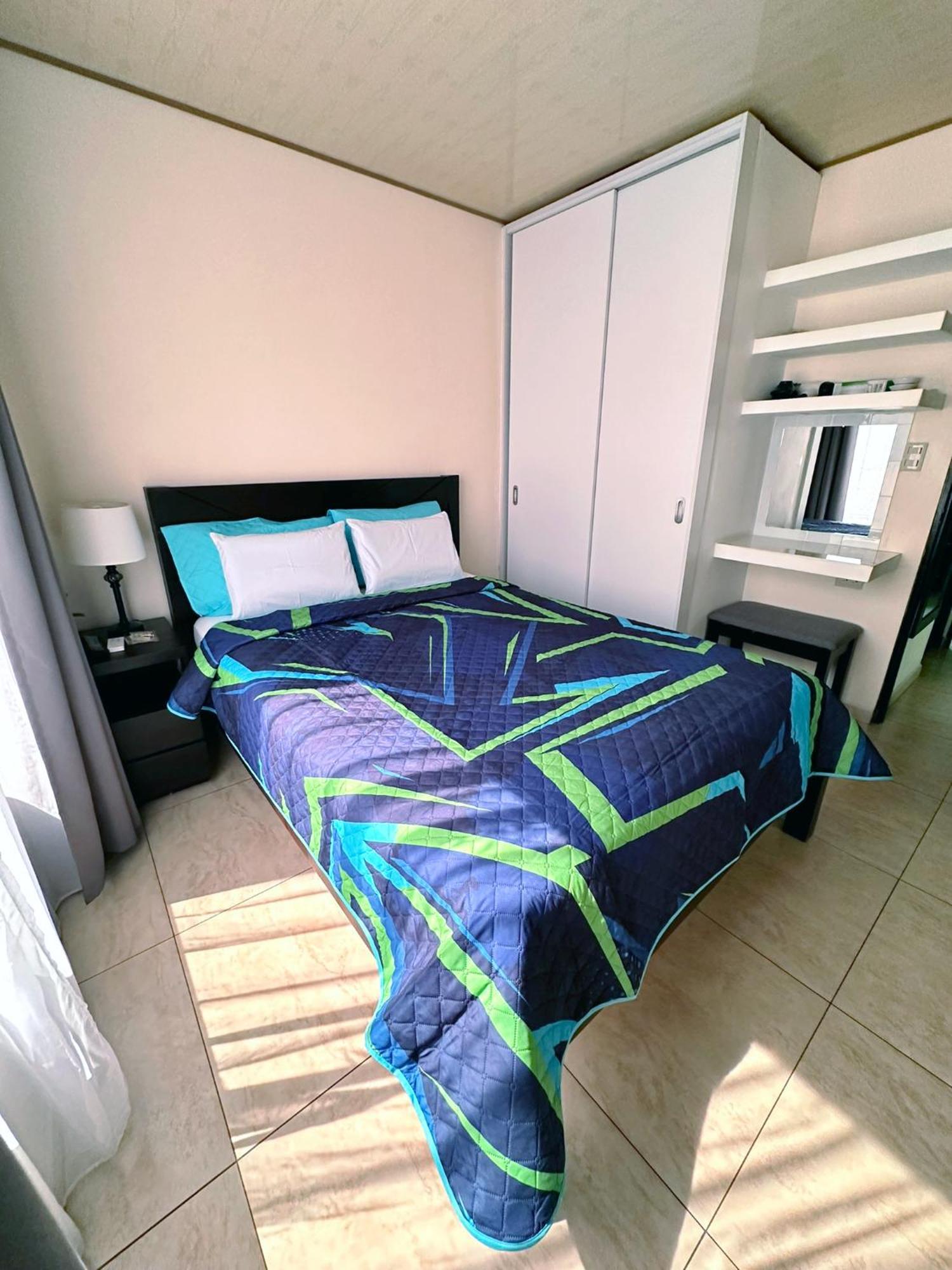 Senderos Apartment, Self Check- In, Airport Sjo 5 Min Río Segundo Kültér fotó
