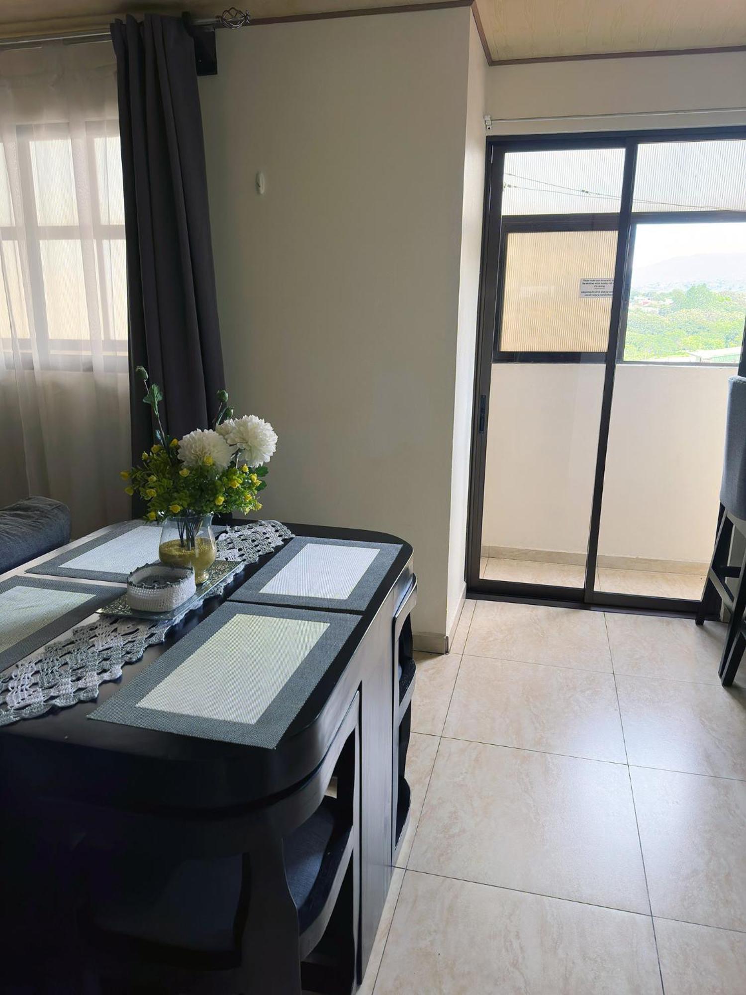 Senderos Apartment, Self Check- In, Airport Sjo 5 Min Río Segundo Kültér fotó